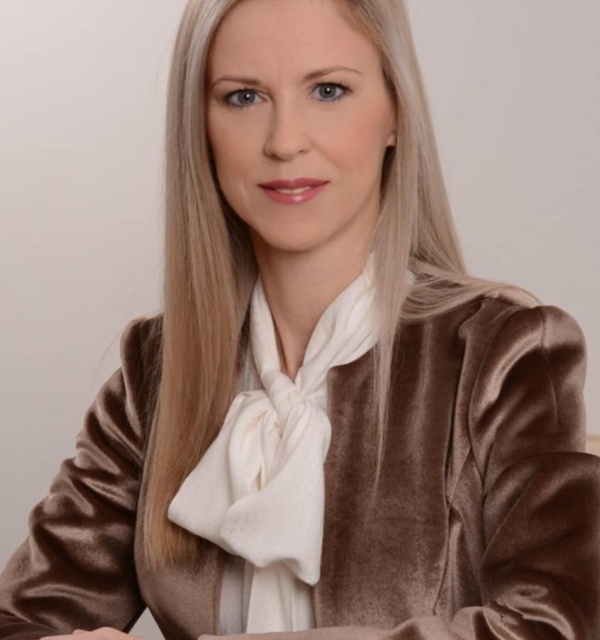 Dr. Árvai-Kiss Anita